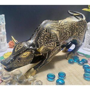 Bull handcrafted carved bronze, Pakistani, 11 3/4" length, magnificent figurine!